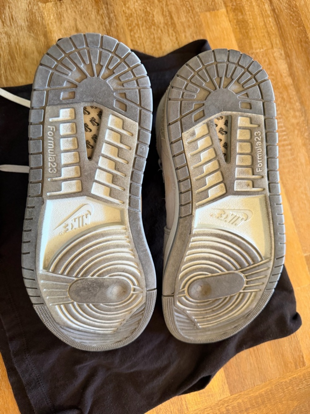 Nike Air Jordan 1 High Top Sneakers in Light Gray and White - Picture 6 of 8